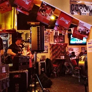 Friday night live music
