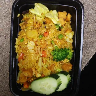 Pineapple fried rice with tofu