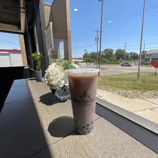Fresh Taro Milk Tea With Boba