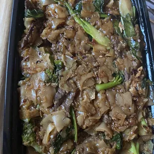 Pad See Ew with angus beef. Noodles were over cooked but they still used it to make this mush. Can&apos;t believe they served this!
