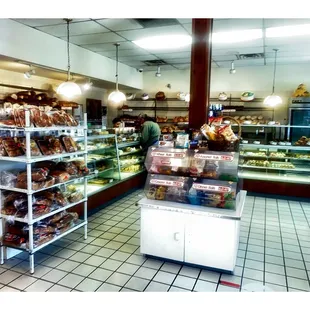 Racine Bakery @ 6216 S Archer Ave, Chicago, IL  Great Polish/Lithuanian Bakery &amp; Fresh Deli.Meats &amp; Sausages.Imported European Goods.Cool!