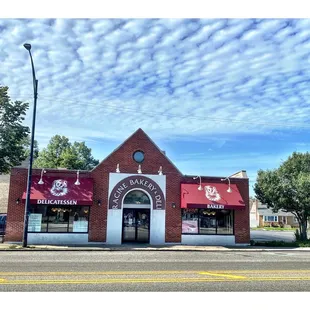 Racine Bakery @ 6216 S Archer Ave, Chicago, IL  Great Polish/Lithuanian Bakery &amp; Fresh Deli.Meats &amp; Sausages.Imported European Goods.Cool!