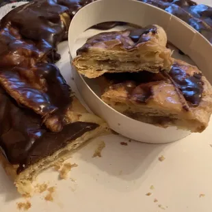 Chocolate eclair cut