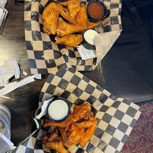 Honey sriracha at the top and cajun with habanero seasoning.