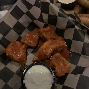 Boneless wings on HH -$5