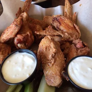 Wings: half Cajun rub, half peanut. Dry and not too good. 2/10