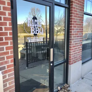 Hello, this is the entrance.