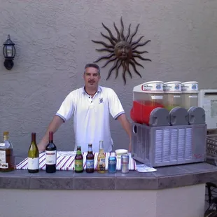 3-bowl machine, $175/wknd!!!  incl: a free mix, 40 cups &amp; salt rimmer!