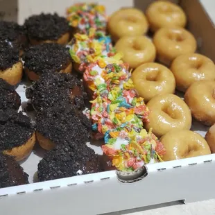 25 Count Donuts