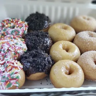 Strawberry Sprinkle, Choco Oreo, Whiskey Glaze &amp; Cinnamon Sugar