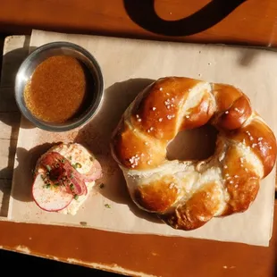 HAUS PRETZEL &amp; OBATZDA [V]