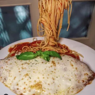 Chicken parmigiana w spaghetti