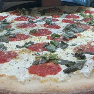 Extra Large 20" Margherita Pie