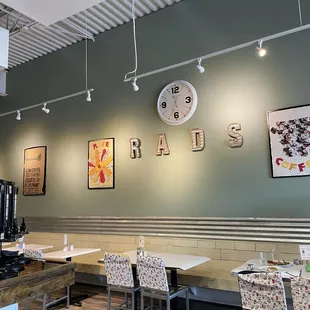 sushi and sashimi, interior