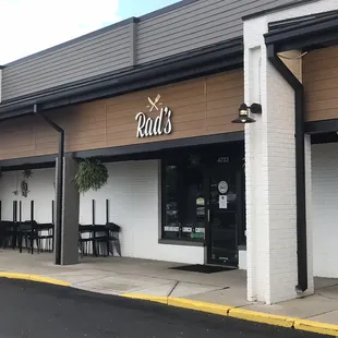 Storefront of Rad's by Indy Auto Man