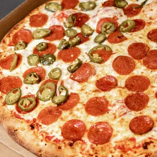 Perfect mix pepperoni and Pepperoni &amp; Jalapenos.  Everyone is HAPPY!