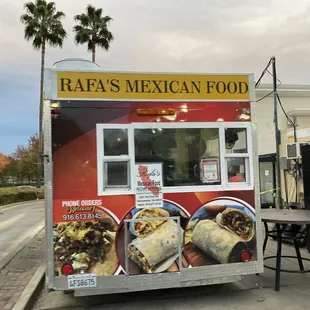 burritos and wraps, outside