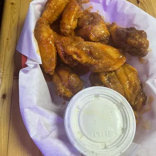Medium wings