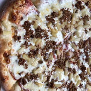 Large - pineapple and sausage