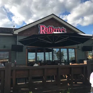 the outside of the restaurant