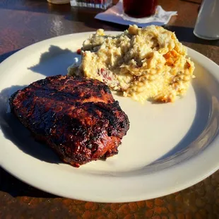 Steak and mashed potatoes