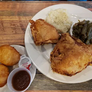 Fried Chicken and rolls with Apple Butter