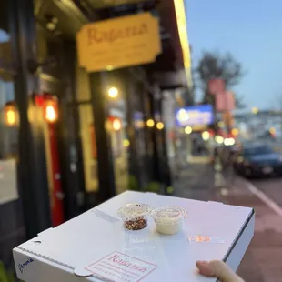 Moto pizza take-out