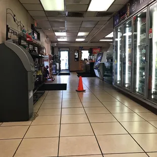 n empty store