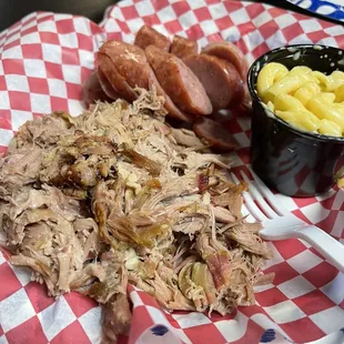 Pulled pork, links, and Mac n cheese side