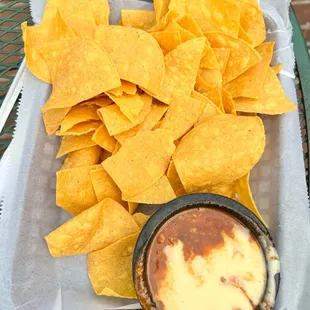 Queso Dip &amp; Chips