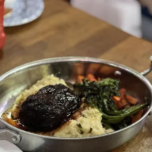 Raglan Road Irish Restaurant & Pub