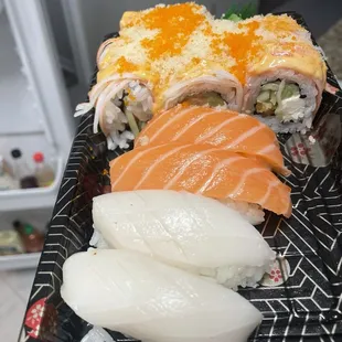 Tsunami roll and nigiri