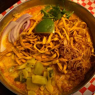 Curry noodle soup with chicken - delicious!