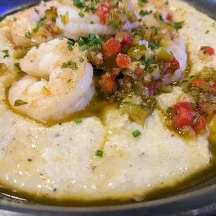 Shrimp &amp; Grits: Bob's Red Mill Stone Ground Grits, bell peppers, candied bacon