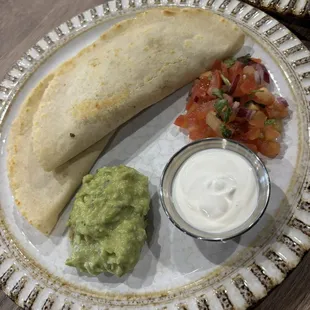 I have gluten allergy and our server, Alayna recommended that they can make me a corn tortilla quesadilla and it was amazing!