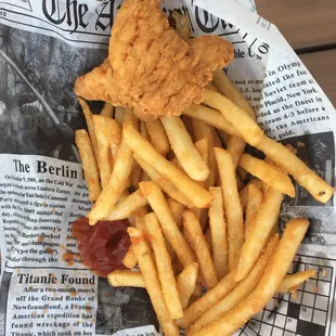 Kids chicken tenders.