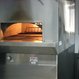 Unique pizza oven with flames!