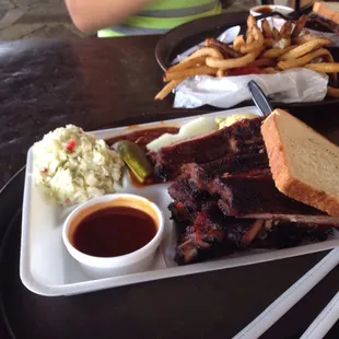 The meat on these ribs are tender too even the mashed potato salad is yummie