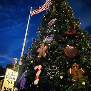 Christmas is always the best in Old Sacramento! Hot Chocolate, Homemade Clam Chowder and Theater of Lights