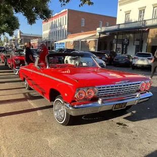 Old Sacramento Cruising on Weekends!