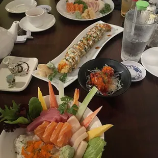 funky monkey roll, chirashi, sashimi dinner