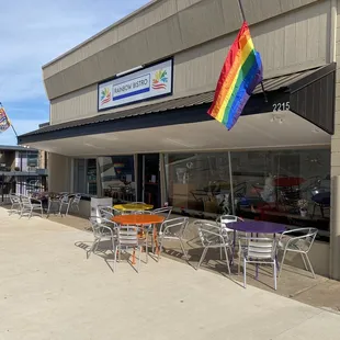 NW 39th between Penn &amp; Youngs.