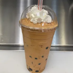 Thai tea smoothie with boba