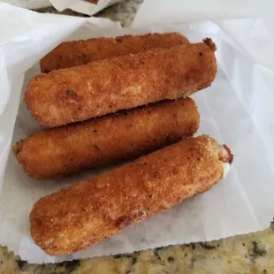 Mozzarella cheesesticks