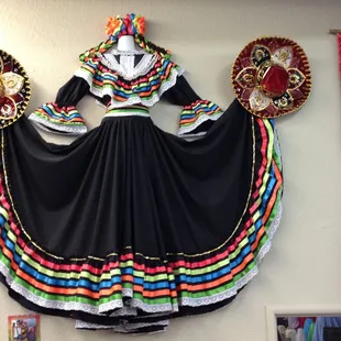 Custom work
Folkloric dresses