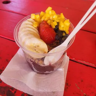 Acai bowl with mango, very ono!!!!