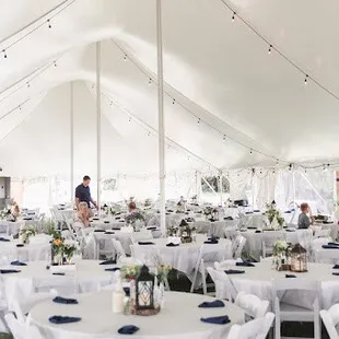 Round tables make this beautiful look