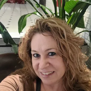 Shannon R.