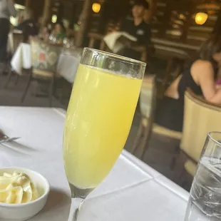 $2 mimosas on Sundays til 3 pm