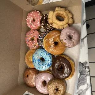 Rainbow’s Donuts